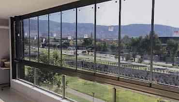 Cam Balkon